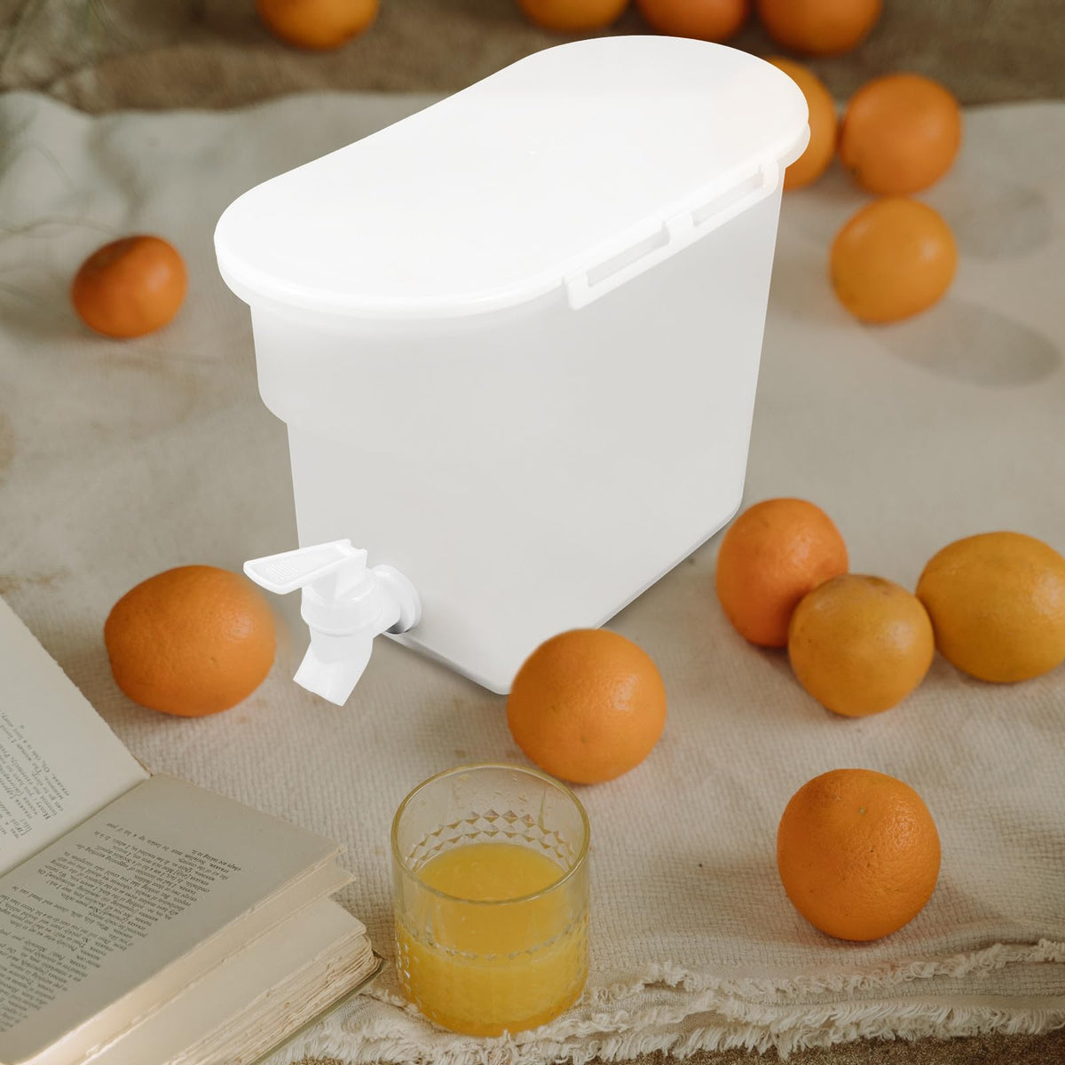 Cold Water Pitcher with Faucet V51825