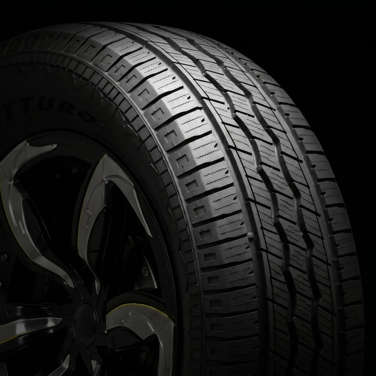 All-Season Highway Tire 275/60R20 116H XL Q9280